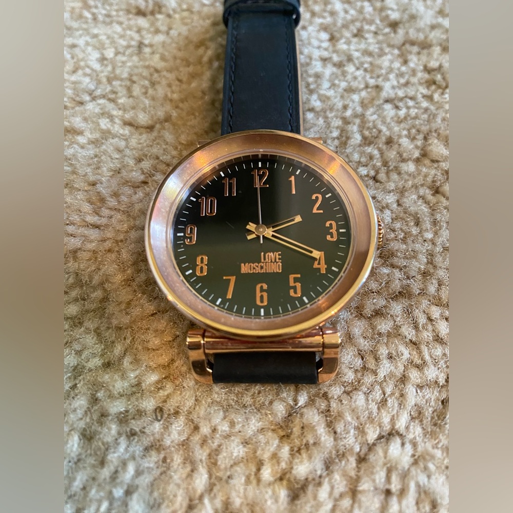 New Love Moschino Watch - Picture 10 of 10